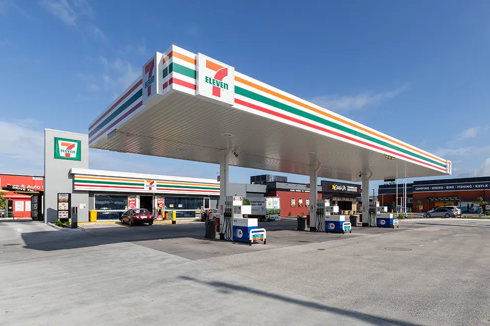 355 Brisbane Street 7-Eleven Service Station